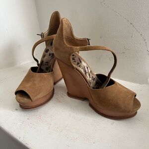 Sam Edelman Open Toed Camel Suade Heels